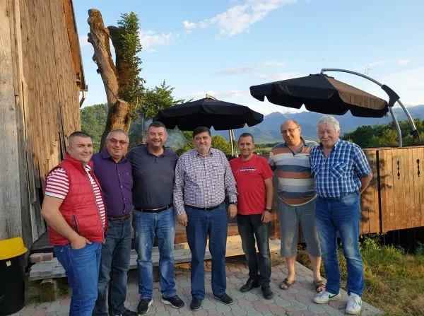 Ape tulburi în PSD Braşov. Mitric, cheful de la Drăguş, cu Niţă şi fără Dunca