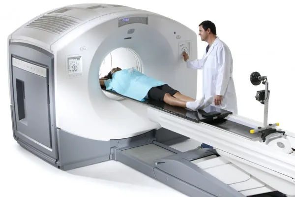 PET-CT gratuit şi la Braşov, pentru pacienţi. O „radiografie” a cancerului în întregul organism, care, fără CAS, costă 1.000 de euro