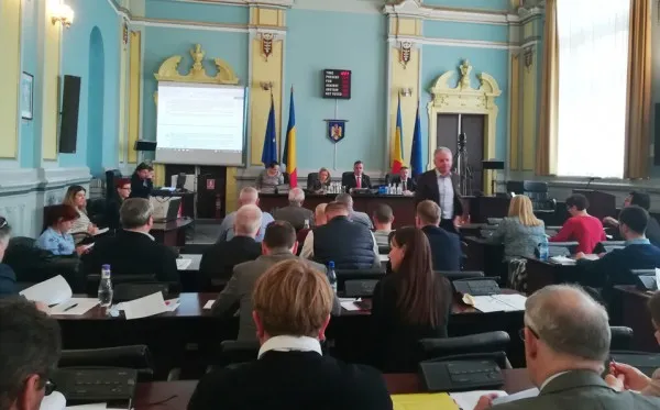 Consiliul Judeţean va majora cu 50% suma pentru plata stimulentelor medicilor. Cum se vor împărţi banii  