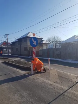 „Obstacolele” de pe DN 1 şi DN 13, semnalizate suplimentar cu lumini intermitente