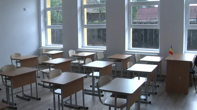 Doi elevi şi-au jefuit şcoala. Unul e în clasa I!