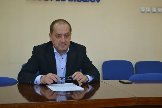Să cumpărăm mall-ul AFI şi să îl facem spital
