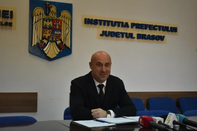 Mirosul la Prefectură, şedinţa 2: Dacă e de la agricultură...