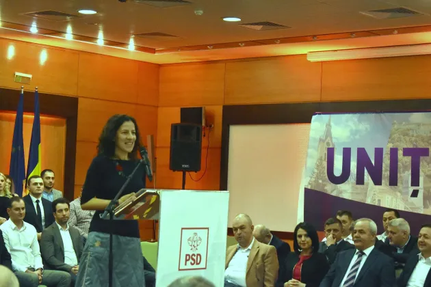 Anunţul mai vechi privind candidatura Roxanei Mînzatu la Primăria Braşov… o glumă, spune Dunca