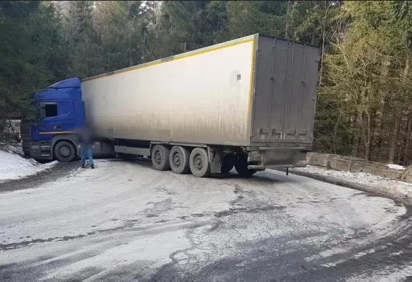 DN1A, blocat de un tir cu hârtie igienică 