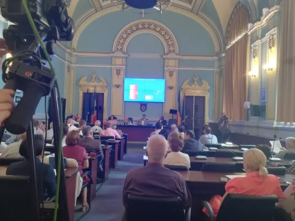 Cum s-au împărţit ieri banii la CJ: lista 58
