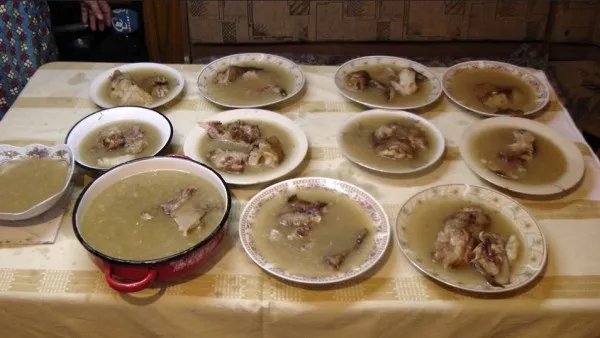 Se apropie Sâmbăta piftiilor