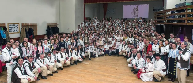 Balul unde costumul popular e obligatoriu