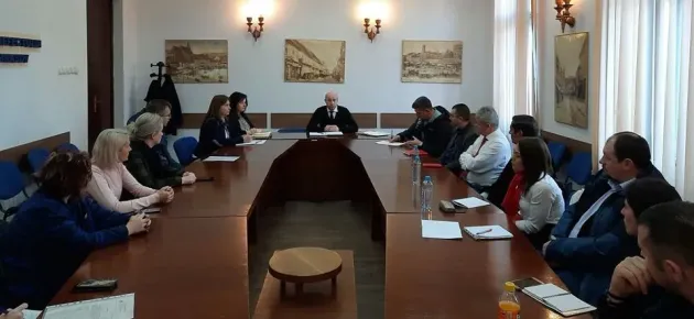 Cifrele panicii la Braşov: joi - 49 de braşoveni autoizolaţi la domiciliu, vineri - 204, sâmbătă - 214, duminică - 217
