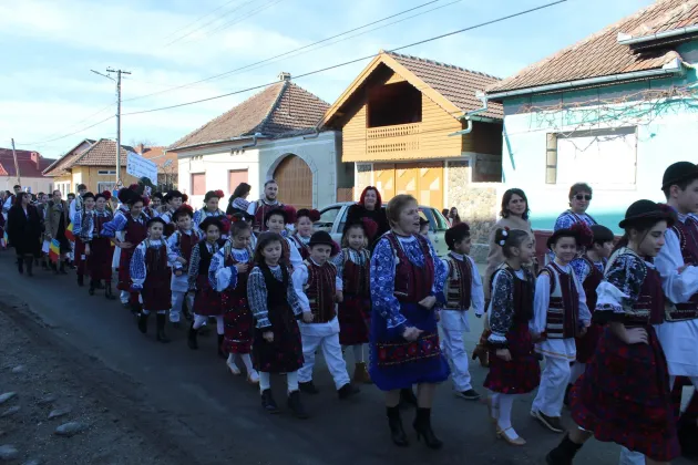 „Sufletul satului” a îmbrăcat Drăguşul în straie de sărbătoare
