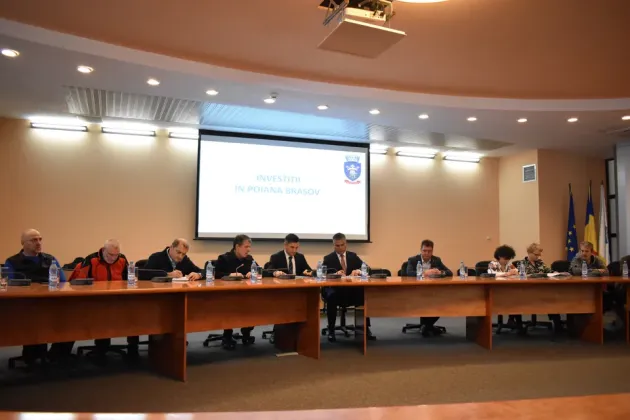 Din DN 73A, Cheişoara, la schi. Proiectate de austrieci: pârtiile către Râşnov