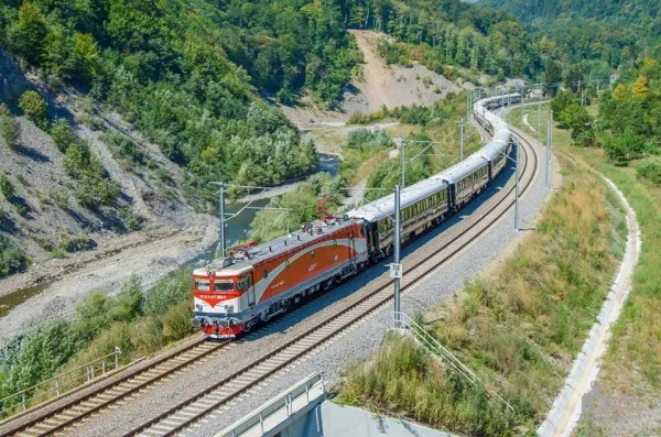 CFR investeşte aproape 950.000 de lei în reparaţii pe linia dintre Predeal şi Timiş