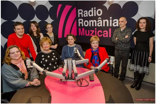 Radioul public îşi adaptează programele pentru această perioadă