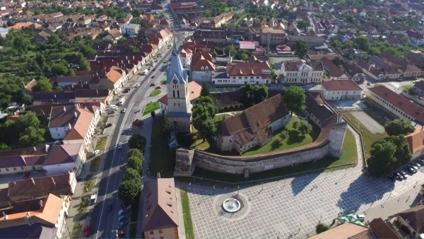 Codlea vrea să deschidă o piaţă volantă şi „un târg de purici”. Deocamdată, un singur producător interesat