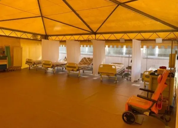 Medicii de la Spitalul Judeţean Braşov ar putea locui temporar în hoteluri 
