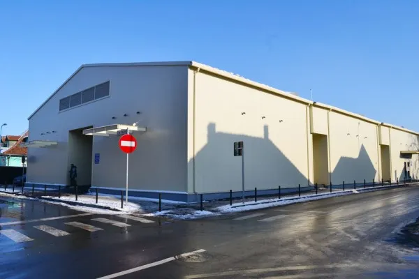 Astăzi se închide Piaţa de Miercuri din Braşov. Pieţele agroalimentare rămân deocamdată deschise 