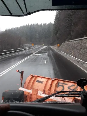 Iarna s-a întors pe drumurile din judeţ
