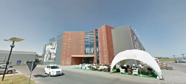 Mobexepert îşi închide magazinul din Braşov