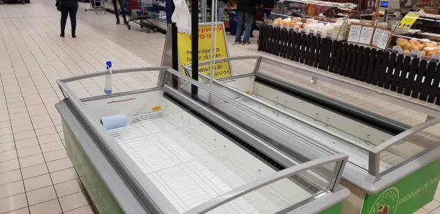 Braşov, Carrefour, ora 08.30. Fără cuvinte