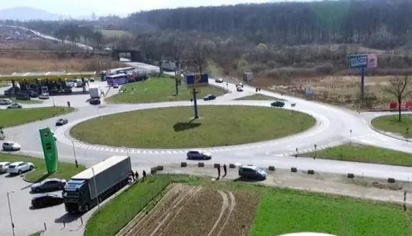 3,27 milioane de lei pentru resistematizare intersecţiei care leagă drumurile dintre Braşov, Sibiu şi Valea Oltului