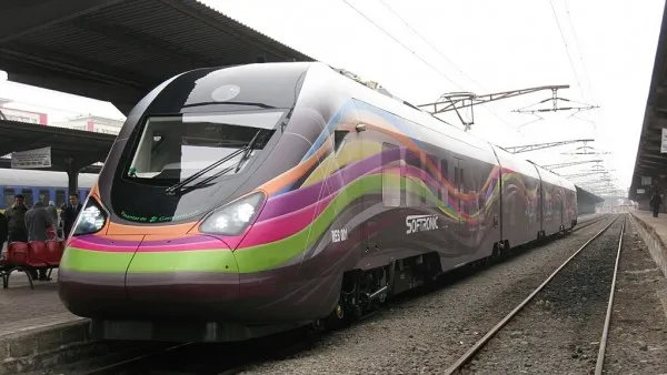 Rapid-ul electric şi fără „naş”: CFR cumpără 20 de trenuri pentru viteze de 160 km/h, 10 pentru Braşov