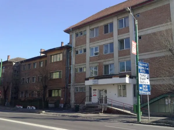 Spitalul Județean Braşov va putea face testare Covid 19 într-un timp mai scurt. Un aparat robotizat a fost adus la Tractorul