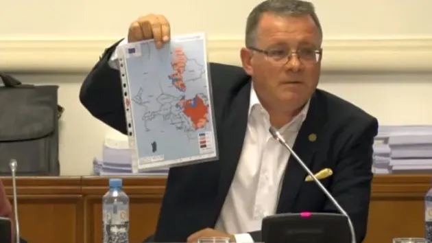 Cu ochii la cer