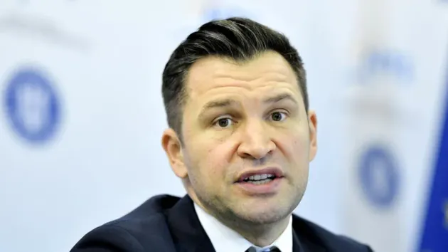 Ionuţ Stroe: „Lucrăm pentru revenirea sportivilor la lucru!”
