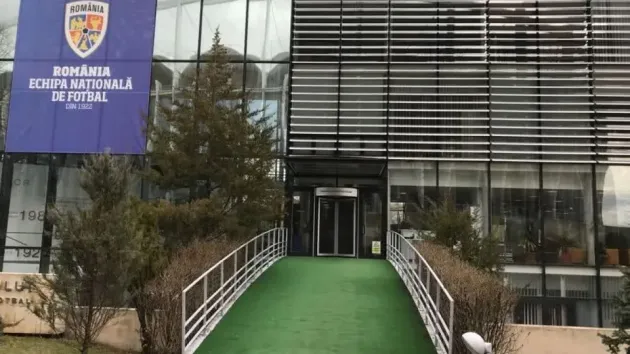 FRF cere UEFA amânarea plăţii datoriilor, cu o lună