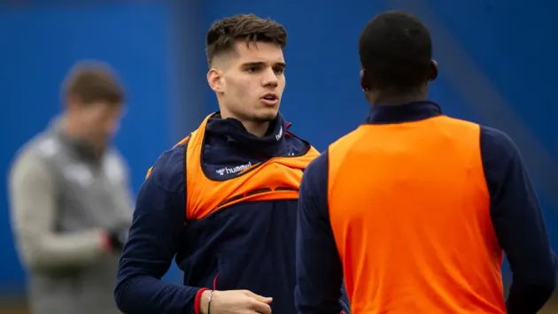 Ianis încă nu ştie ce-i rezervă viitorul, Scoţia sau Italia