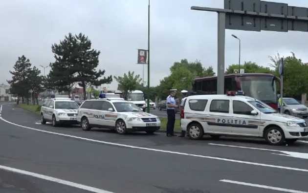 Poliţiştii au verificat transportatorii de persoane: 513 amenzi în două zile