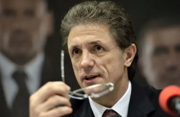 „Baciul” susţine că în 1990 a refuzat Realul!
