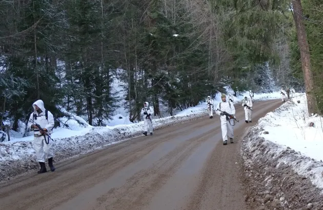 Centrul Militar Braşov primeşte dosare de înscriere pentru şcolile armatei până pe 29 aprilie, de la distanță. 1.925 de locuri disponibile + 41 de soldaţi doar pentru Braşov