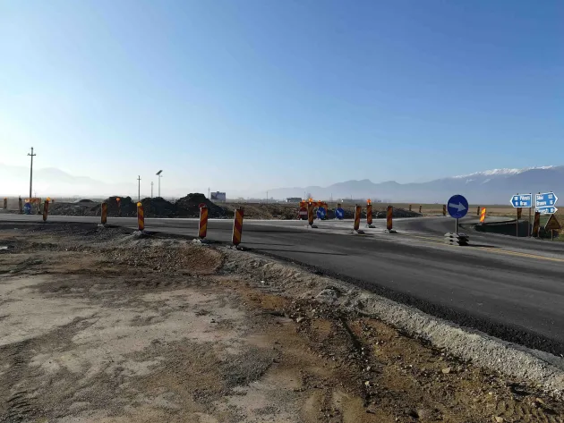 S-a redeschis şantierul de pe DN 73. Urmează reparaţii pe DN 11 şi DN 10