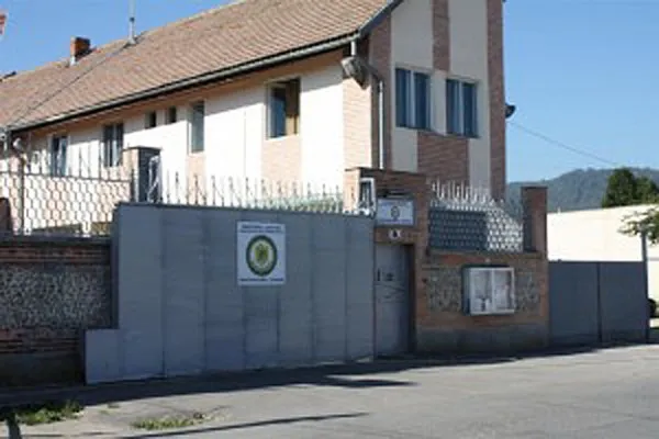 Condamnat pentru „furt”, parc-ar fi „căutat” închisoarea