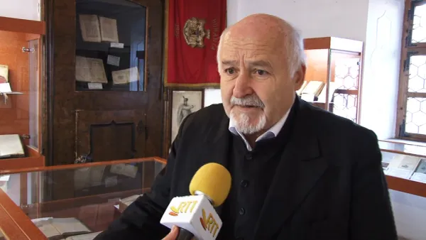 O nouă filă de istorie a fost întoarsă la Braşov:  După 51 de ani, Prima Şcoală Românească rămâne fără Vasile Oltean  