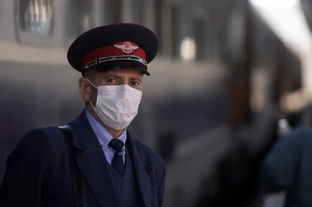 CFR reia gradual circulaţia trenurilor anulate pe timpul stării de urgenţă