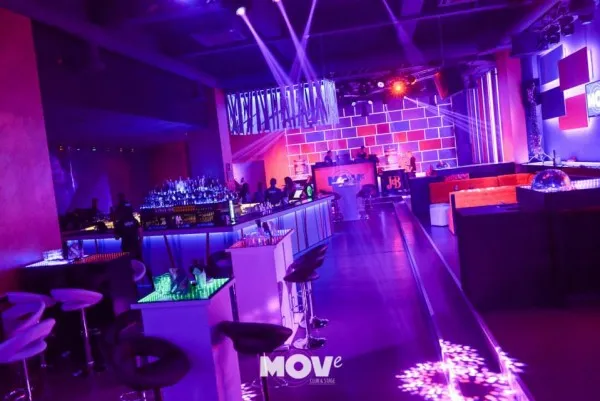 De vânzare: Move, Temple şi Social Lounge 