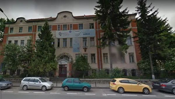 Corpul A al Colegiului Tehnic „Transilvania” intră în reabilitare. După finalizarea lucrărilor, unitatea școlară va avea un nou sistem integrat de management energetic