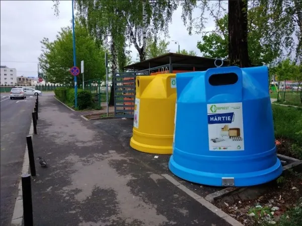 Comprest a suplimentat numărul clopotelor destinate colectării selective a deşeurilor. Vezi harta interactivă a celor 72 de puncte de reciclare din municipiul Braşov
