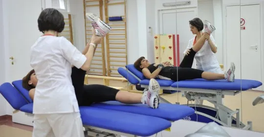 De la 1 iulie, cresc salariile kinetoterapeuţilor
