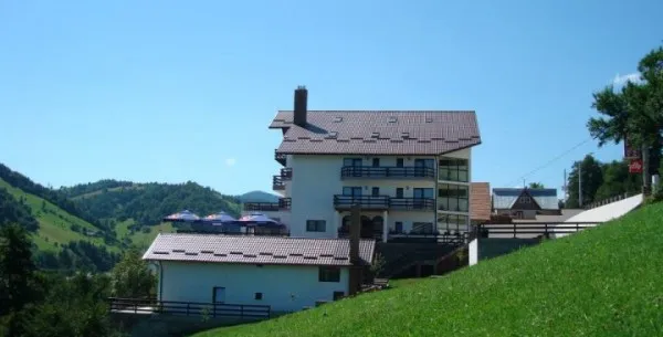 Din afacerile Covid-19 la Braşov: Directoarea financiară de la Psihiatrie îşi aproviziona căminul de bătrâni pe care-l avea la Moeciu