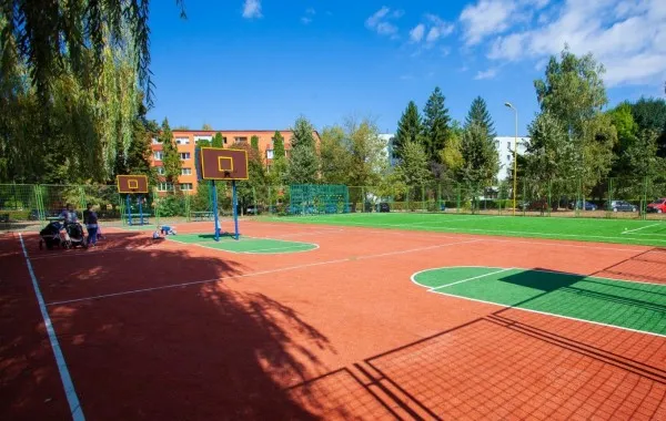 Brașovul va avea în acest an încă 8 terenuri de sport, dintre care cinci de fotbal. Lucrările vor începe în luna iunie 
