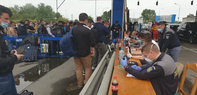 O zi la vamă: 16.164 de români au intrat în ţară, 15.579 au părăsit România