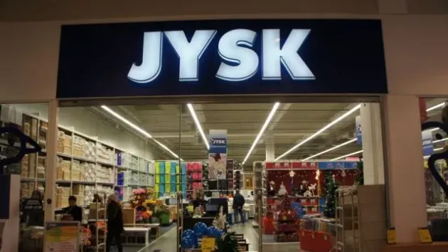 JYSK a redeschis magazinele din Braşov