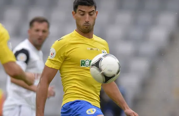 Younes Hamza îl atacă pe Cosmin Contra