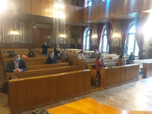 Promoţia 2020 Covid 19... O ceremonie de absolvire simbol la Braşov, una plină de emoţii, dar şi cu lacrimi