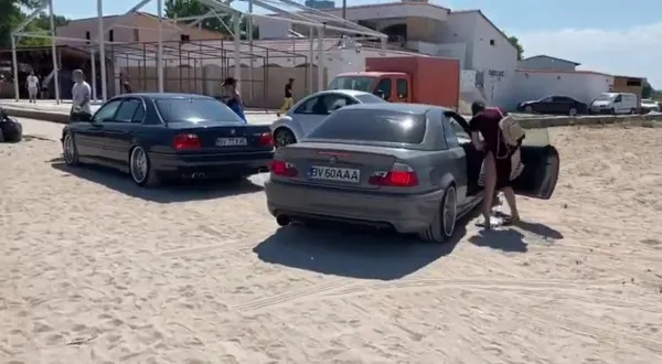 „Rămâi prost”: A început şcoala cu o parcare pe trecerea de pietoni şi a terminat-o cu o parcare pe plajă