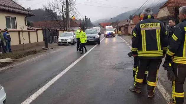 DN10: O şoferiţă a reuşit o „întoarcere la 360”. Aterizarea... vie şi nevătămată