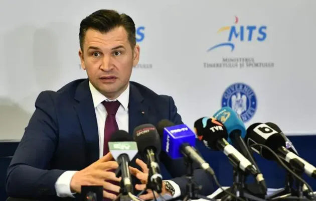Fotbaliştii din Liga I, acasă „pe semnătură”